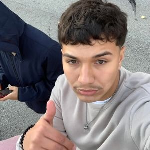 Meet your Posher, Jair